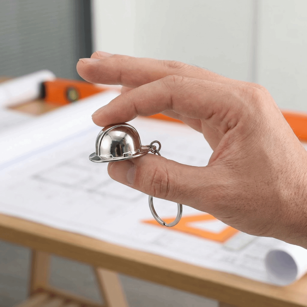 Heavy Equipment Keychain - سلسلة مفاتيح على شكل خوذة أمان