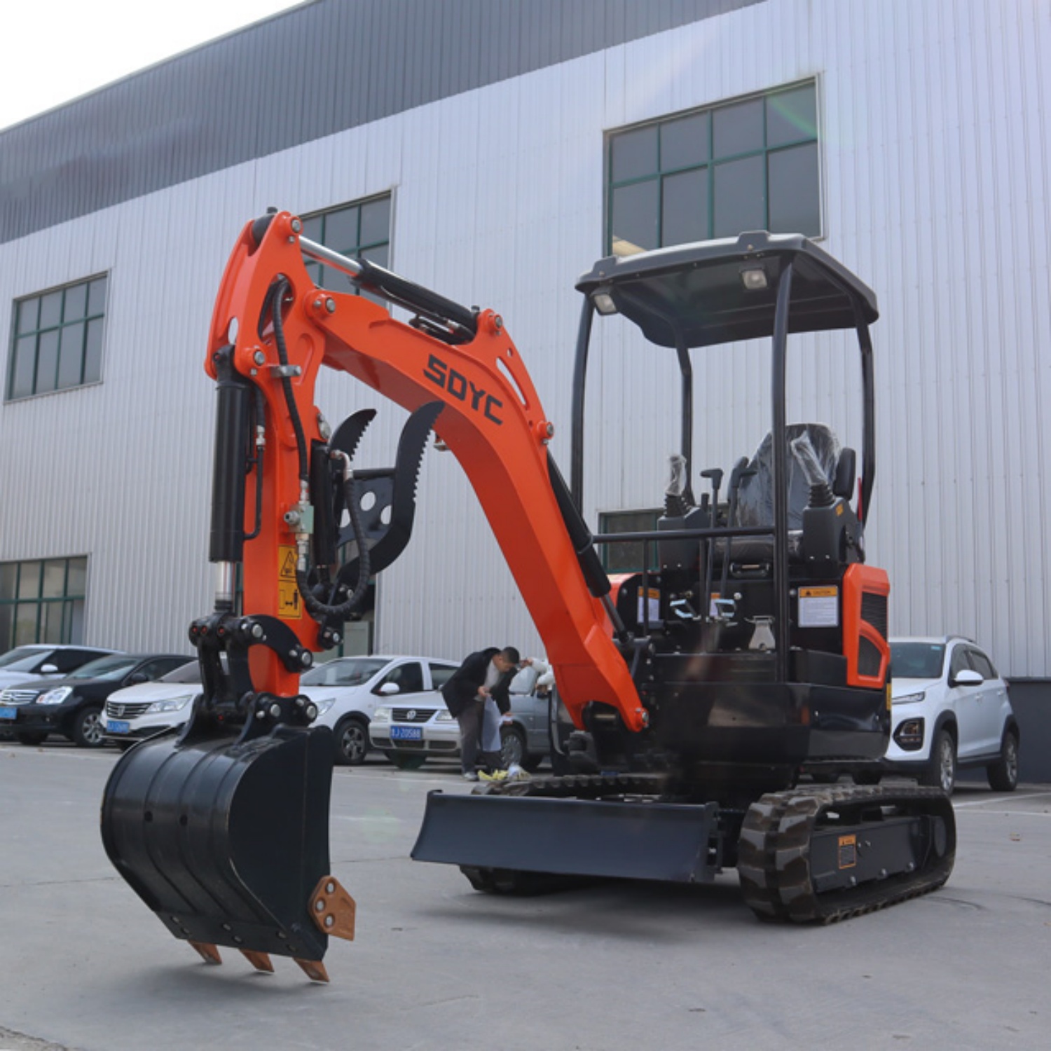 حفارة هيدروليكية زاحفة قابلة ل - مراجعة Heavy Equipment Landscaping وسعره