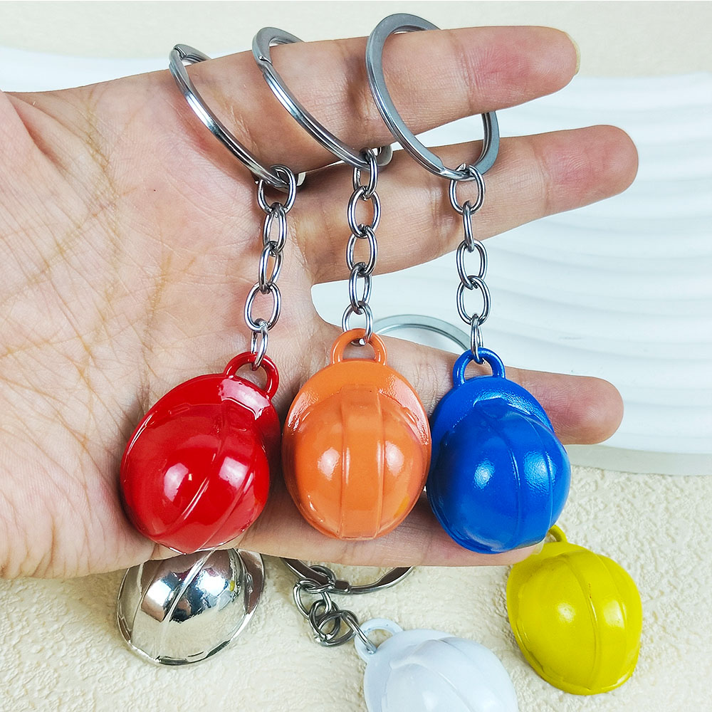 سلسلة المفاتيح ذات القبعات الص - مراجعة Heavy Equipment Keychain وسعره