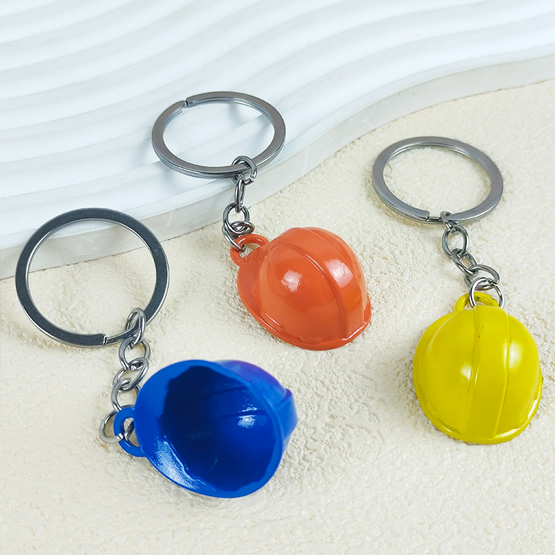سلسلة المفاتيح ذات القبعات الص - مراجعة Heavy Equipment Keychain وسعره