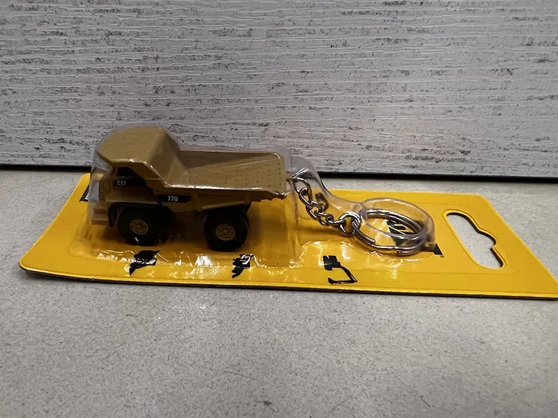 نموذج حفارة بلدوزر سبيكة لعبة  - مراجعة Heavy Equipment Keychain وسعره